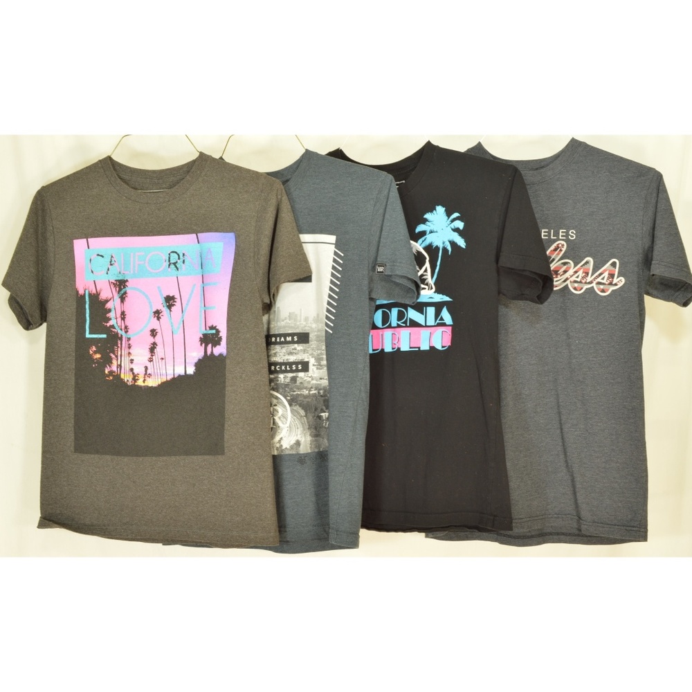 T-shirts lot of 4 SZ S California Los Angeles them